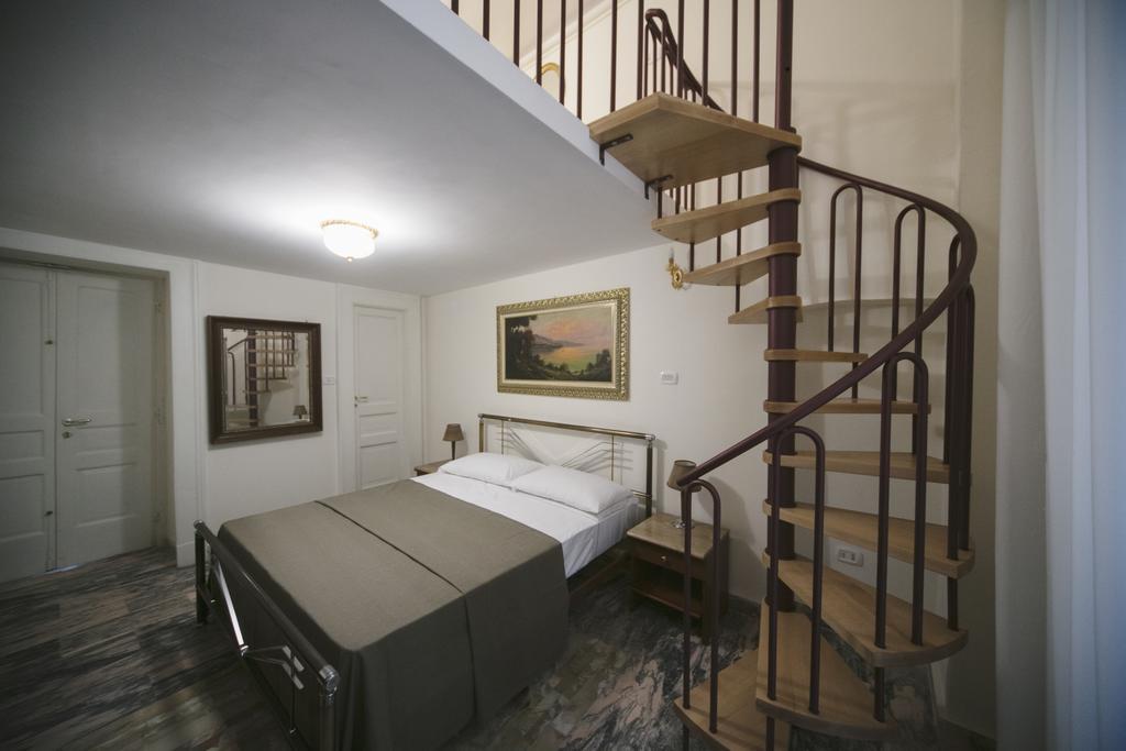 Area Angioina Suites Napoli Exterior foto