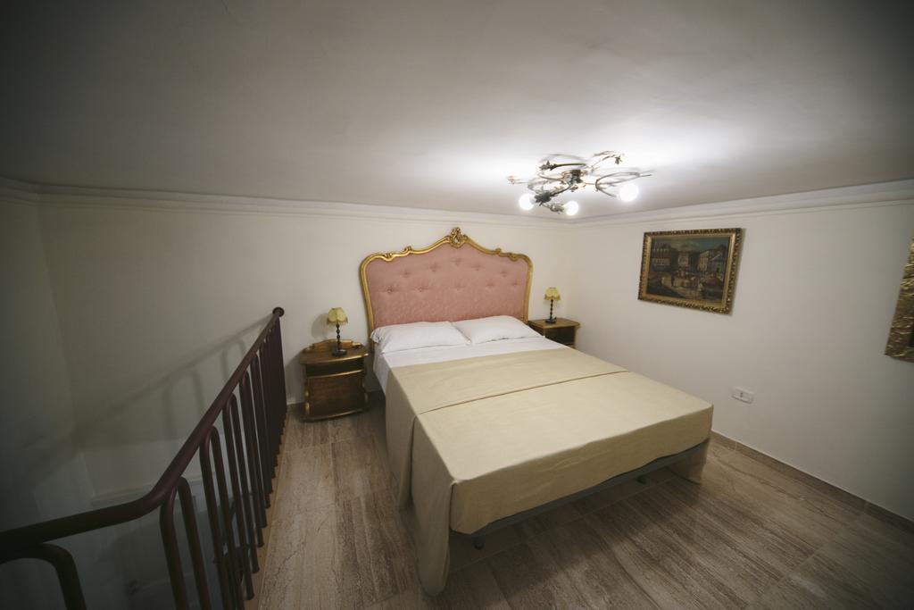 Area Angioina Suites Napoli Exterior foto